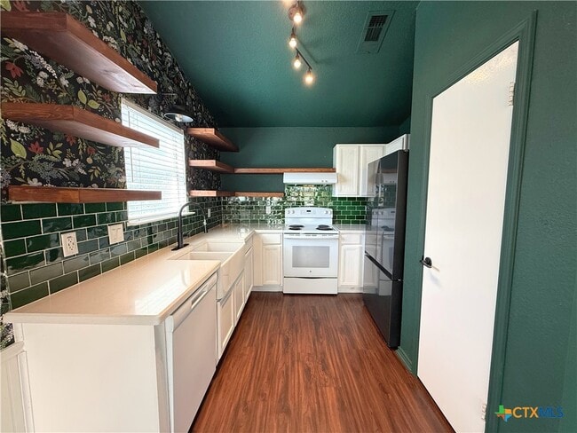 Photo - 1813 Cedar Ln