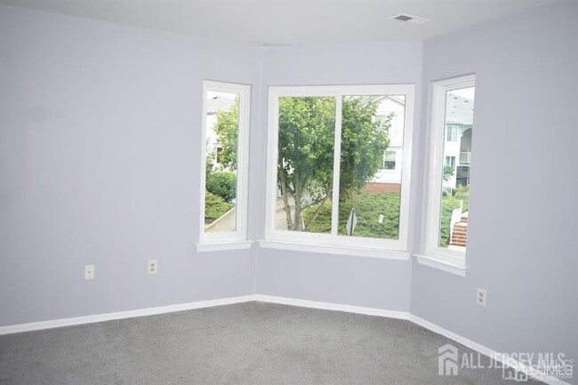 Photo - 2303 Jesse Way