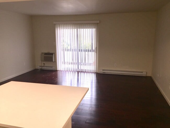 Photo - 404 5th Ave