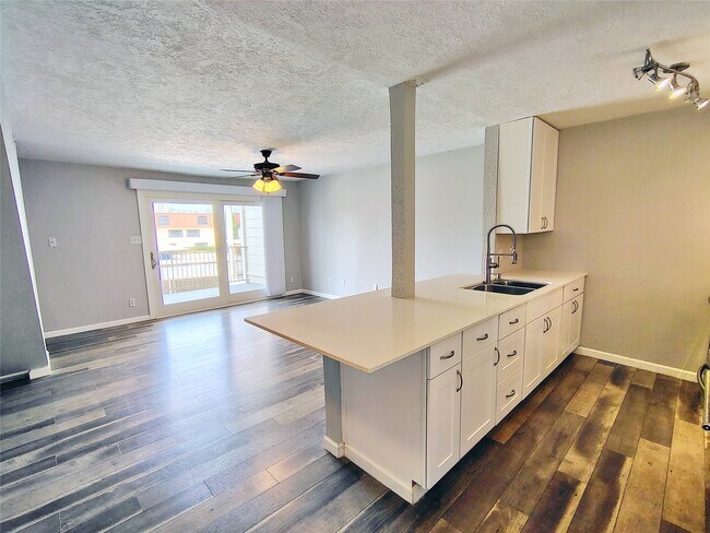 Photo - 205 Yacht Club Ln Unidad 205