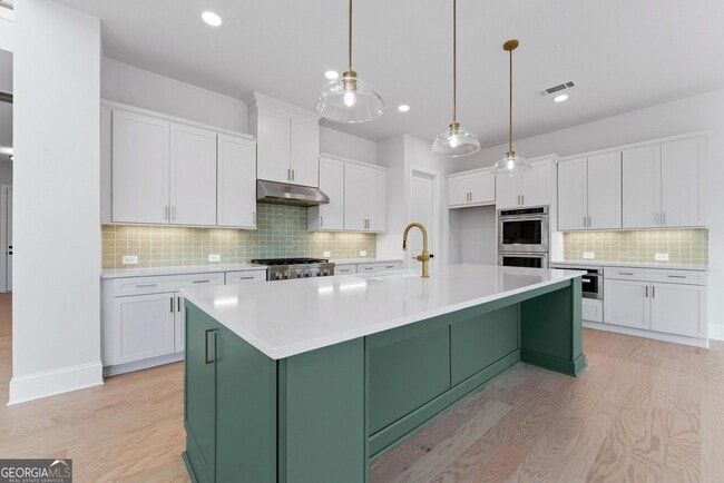 Photo - 2005 Vesper Pointe