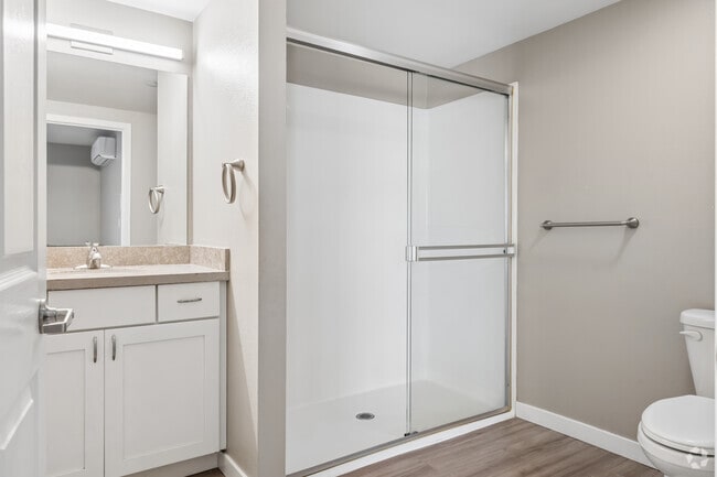 1BR, 1BA - 498SF - Bathroom