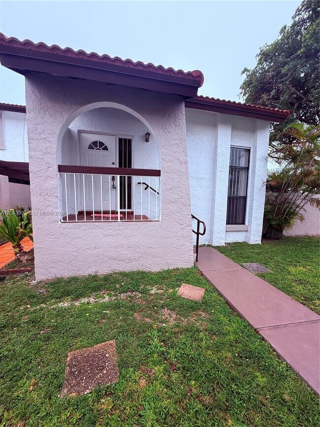 Photo - 9909 NW 9th St Cir