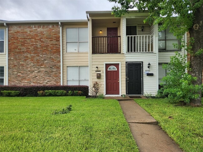 Building Photo - 8848 Kempwood Dr Rental