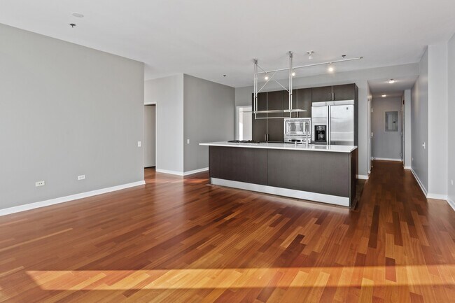 Photo - 653 N Kingsbury St Unit 2407