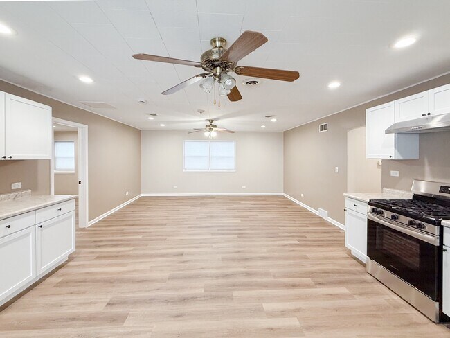 Photo - 106 E State Rd