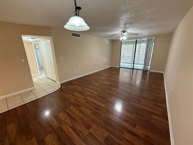Photo - 1820 N Lauderdale Ave Unit 3204