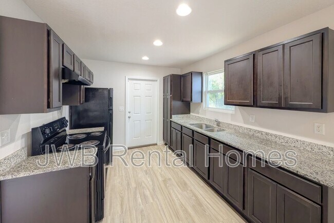 Photo - 1508 W 2nd St