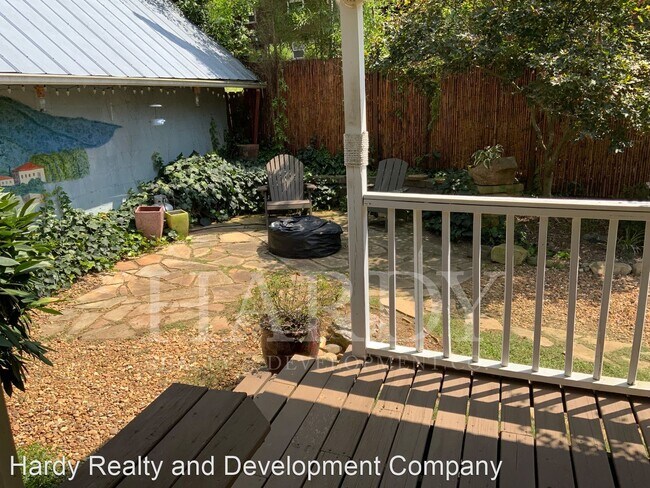 Photo - 2 br, 1 bath House - 616 E 12th St SE