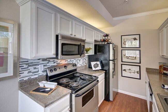 Photo - Lakepointe Residences