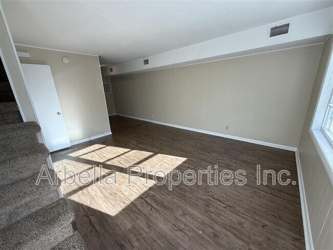 Photo - 1404 Bloomingdale Rd Unidad B7