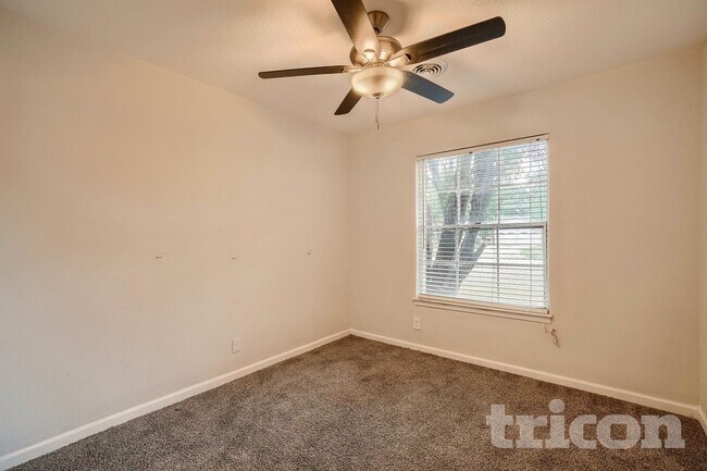 Photo - 209 Scott Ave
