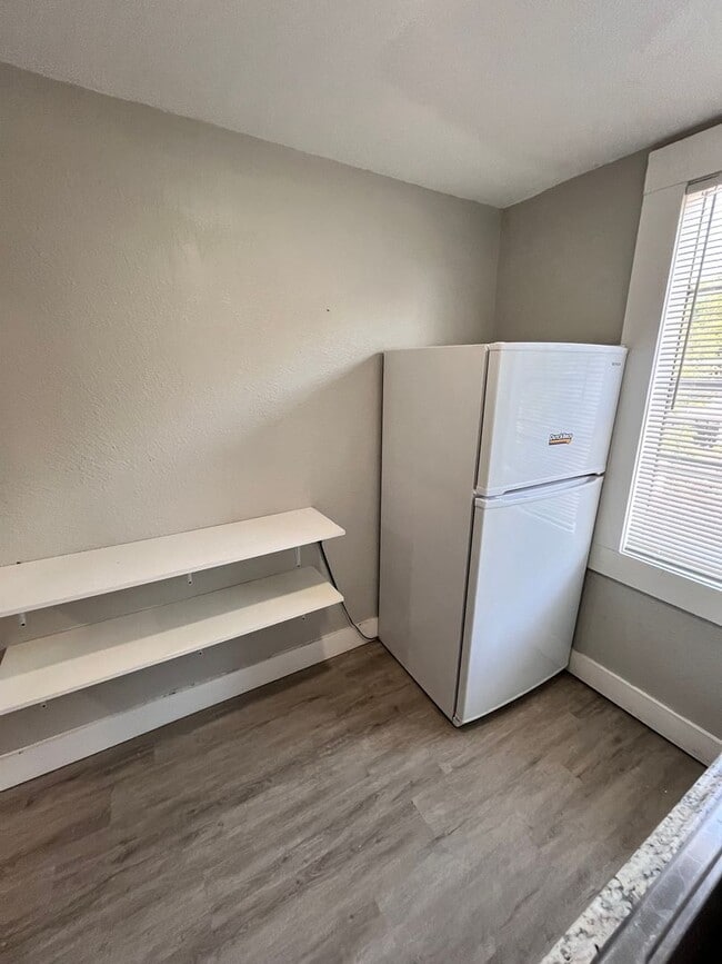 Photo - Move In Ready 3-Bedroom Apartment! Unit 4