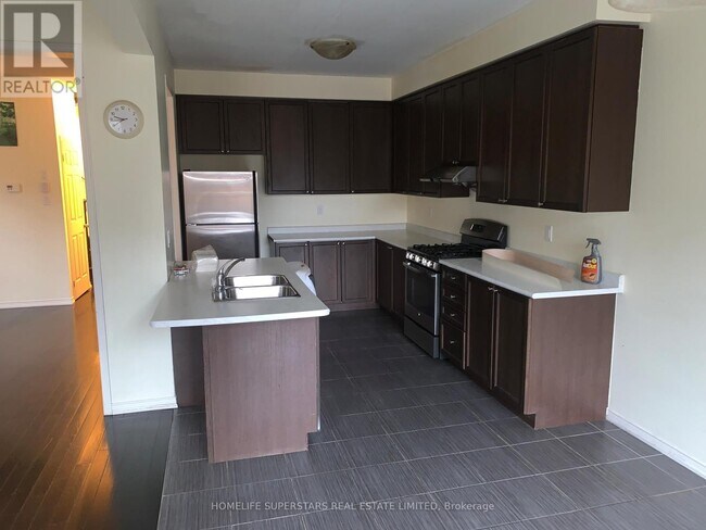 Photo - 72 Loftsmoor Dr