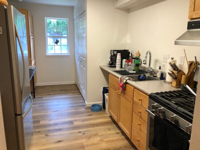 Kitchen - 104 Chowning Pl Unit 104 Chowning