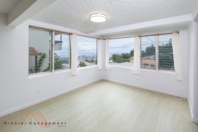 Photo - 2569 Peter St