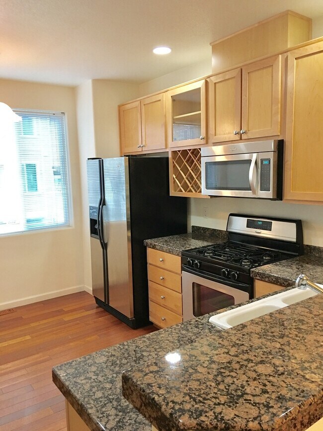 Photo - Stylish 2br/2.5ba Townhome with garage and AC in great Beaverton location