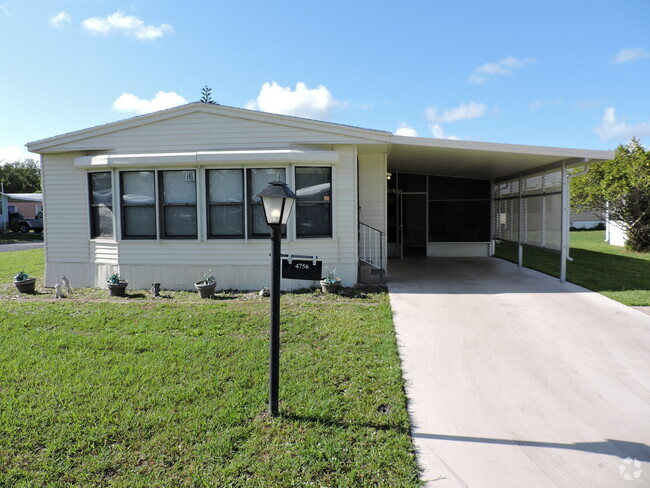 Building Photo - 4756 SE Dogwood Ter Rental