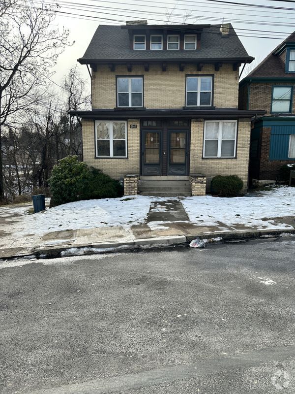 Building Photo - 1663 Suburban Ave Rental