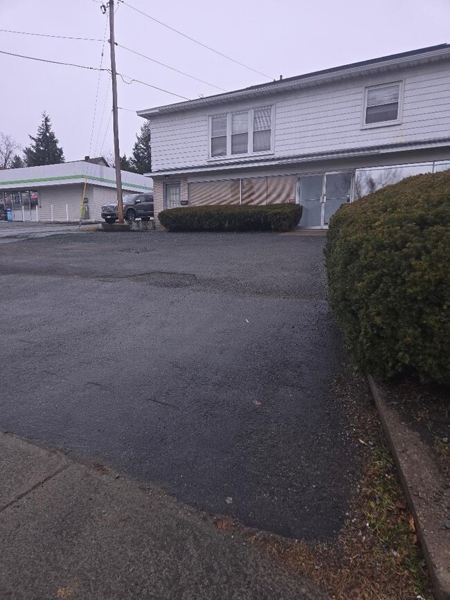 Photo - 639 Pawling Ave