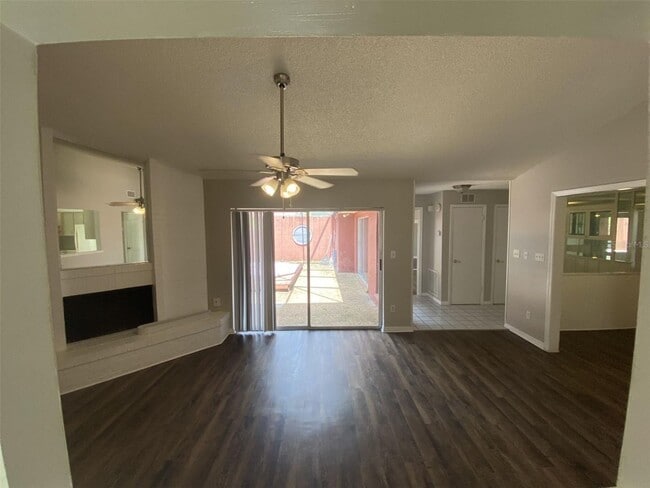 Photo - 2 bed 2 bath With Private Courtyard