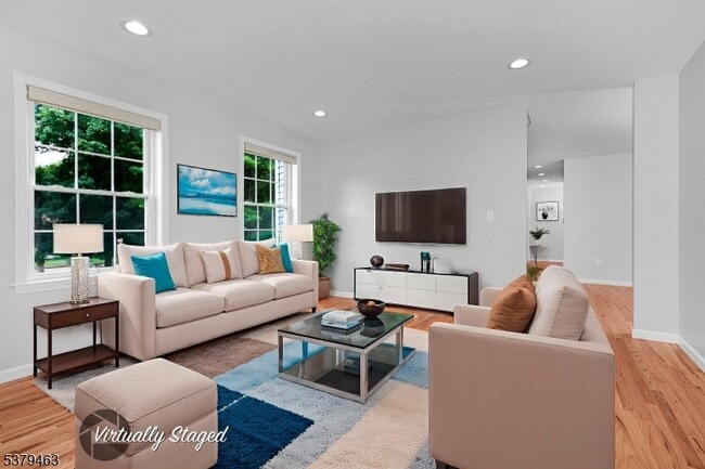 Photo - 24 Lawnwood Ave
