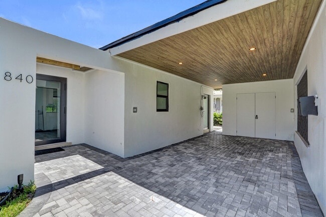 Photo - 840 SW 3rd St