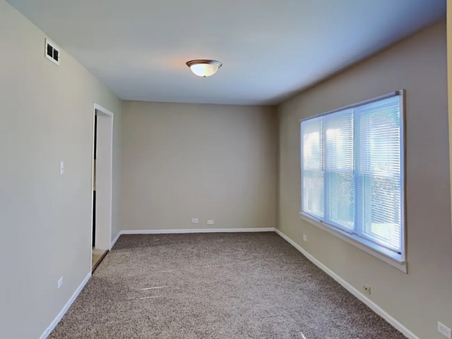 Photo - 7932 Long Ave