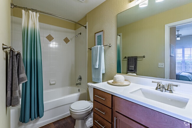 2BD, 2BA - 1092 SF