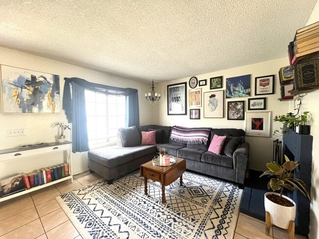 Photo - 2 bed, 1.5 bath in Riverside, CA!