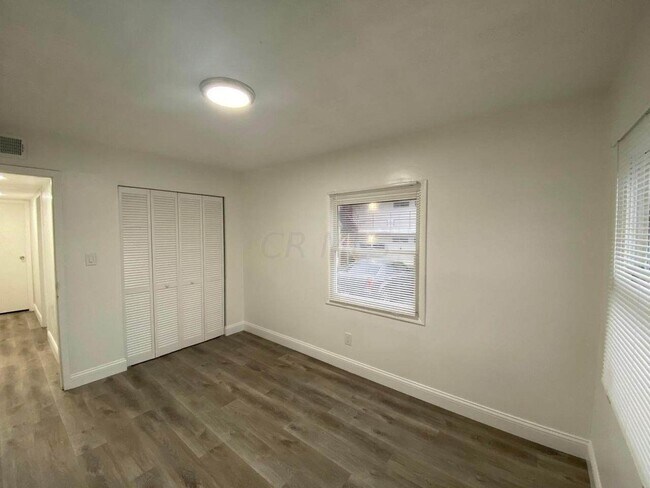 Photo - 3285 Sullivant Ave Unit D