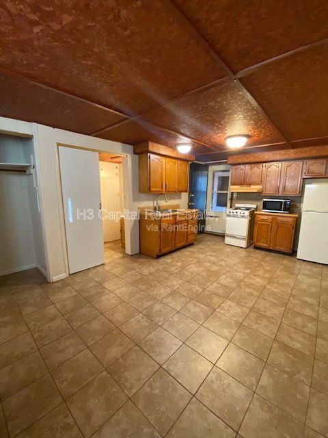 Photo - 117 N Shamrock St Unit 7