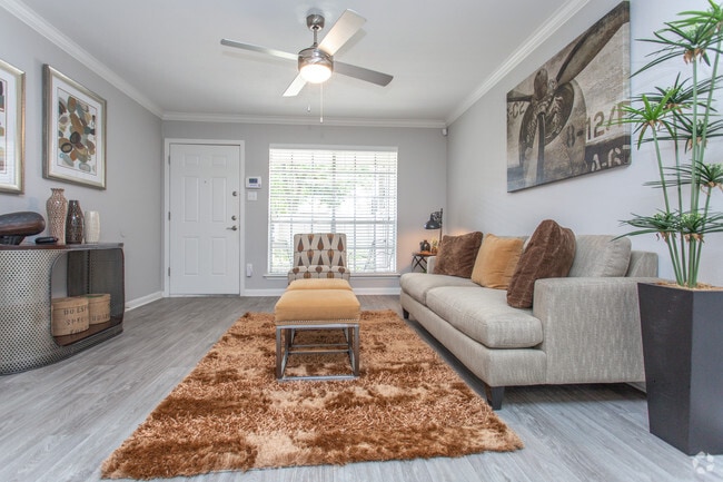 1 Br, Living Room