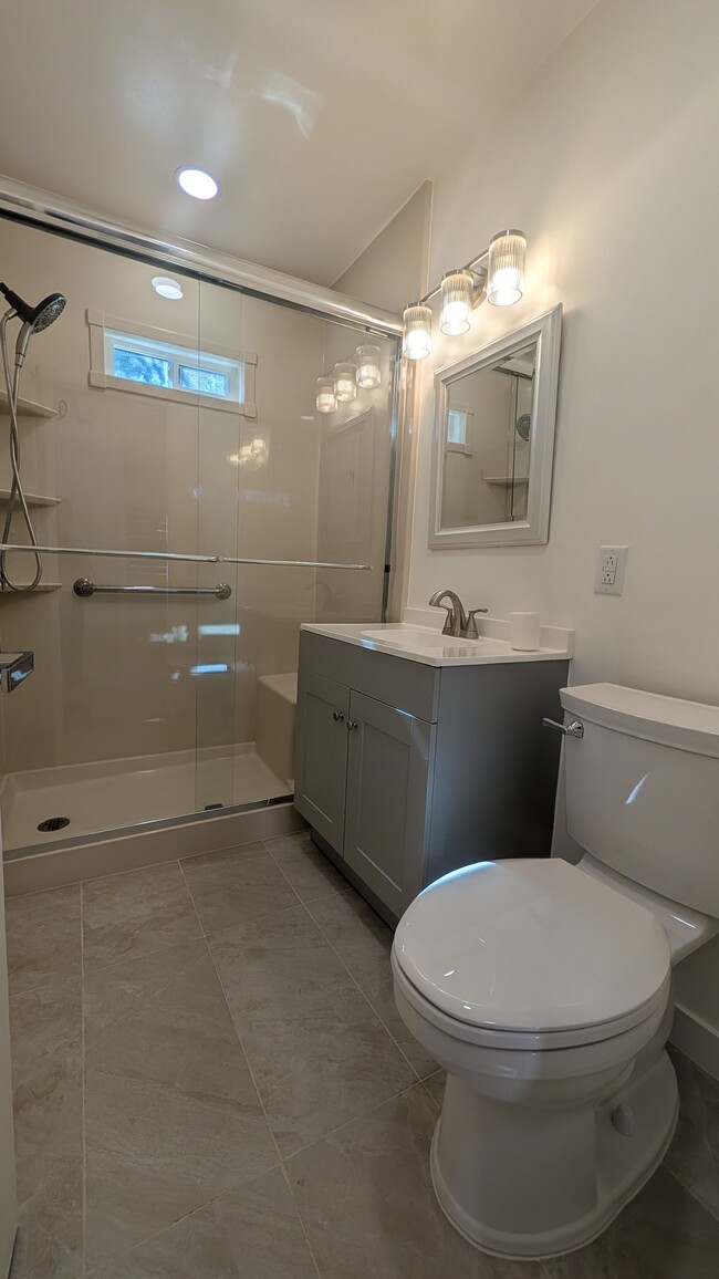 Photo - 3232 Brookhill St