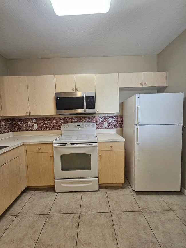 Photo - 1157 Golden Lakes Blvd Unit 623