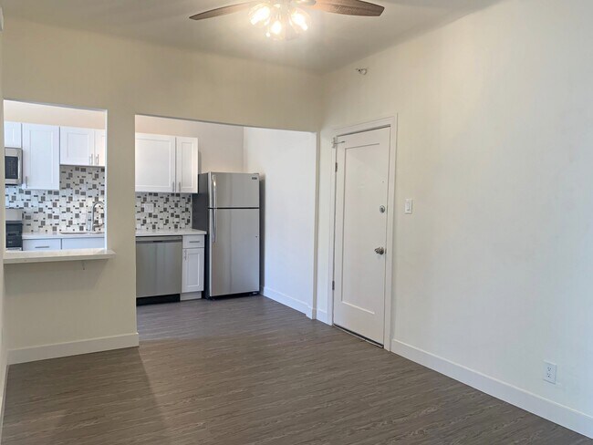 Photo - 1623 Mariposa Ave Unit 103