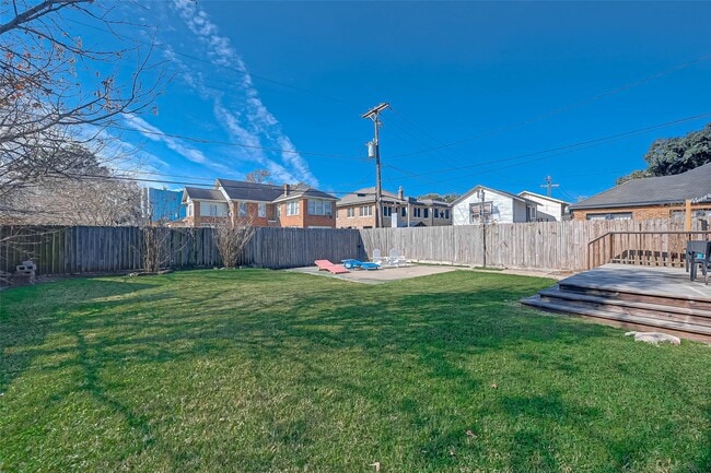 Photo - 2412 Oakdale St