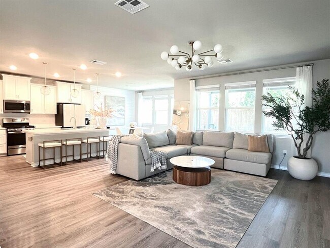 Photo - 5311 Forader Ln