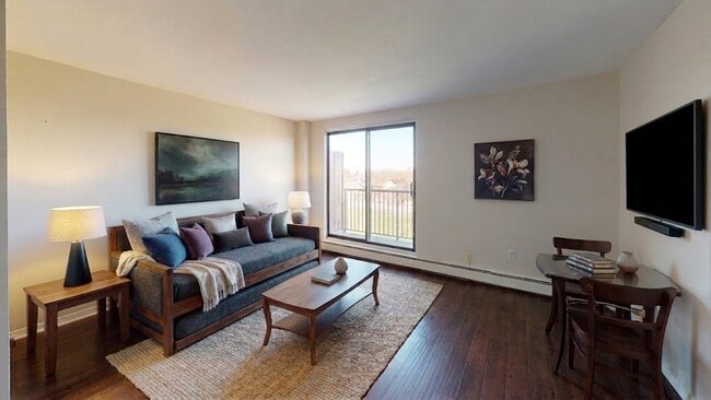 Photo - Dundas Apartments