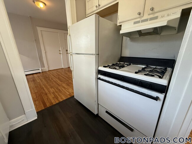 Building Photo - 3 Kingsley Terrace Rental