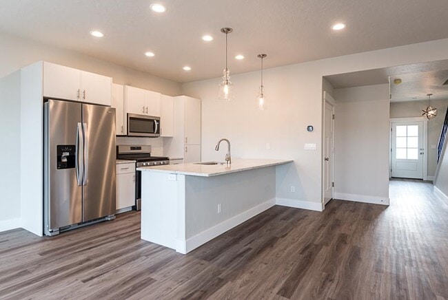 Building Photo - 305 Johnson Rd