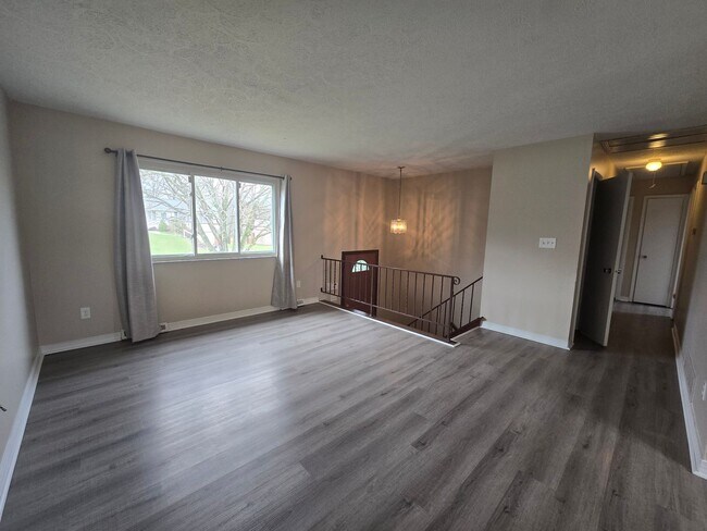 Photo - 3 Bedroom Split Entry - Gateway School District