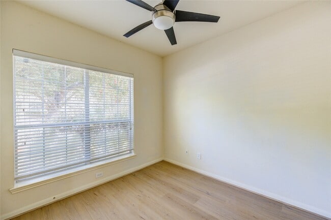 Building Photo - 26431 Richwood Oaks Dr Rental