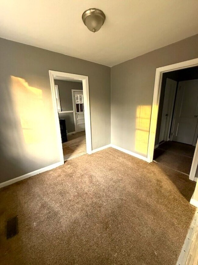 Photo - 1140 Baker Cir