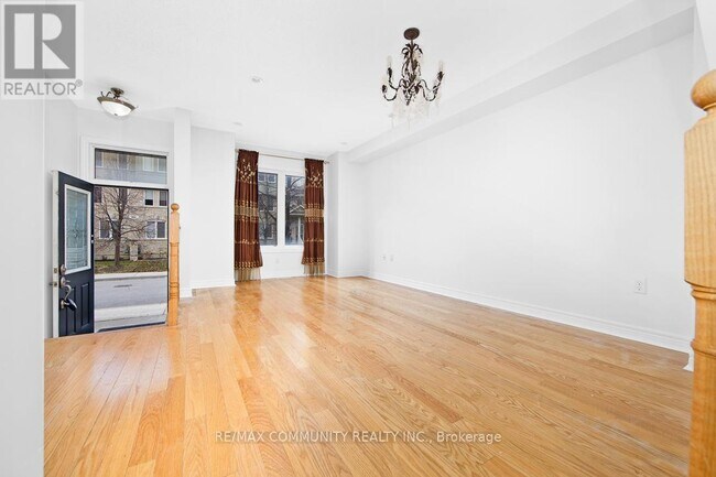 Photo - 25 Kawneer Terrace