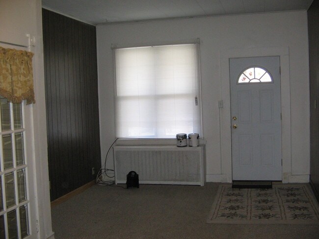Photo - 1606-1608 Newport Ave