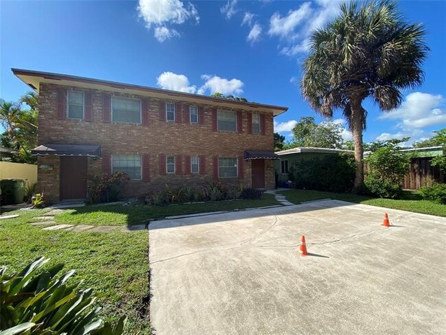 Photo - 310 SW 11th Ct