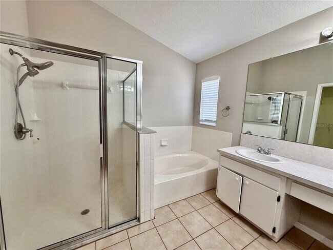 Photo - 5403 Lindburg St