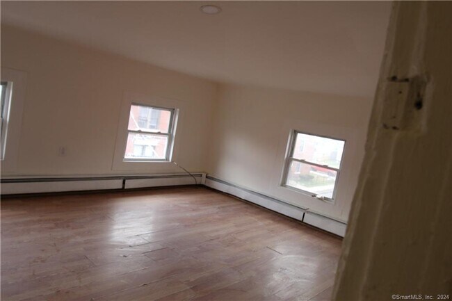 Photo - 35 Wolcott St