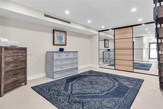 Photo - 6901 Edgewater Dr Unit 318